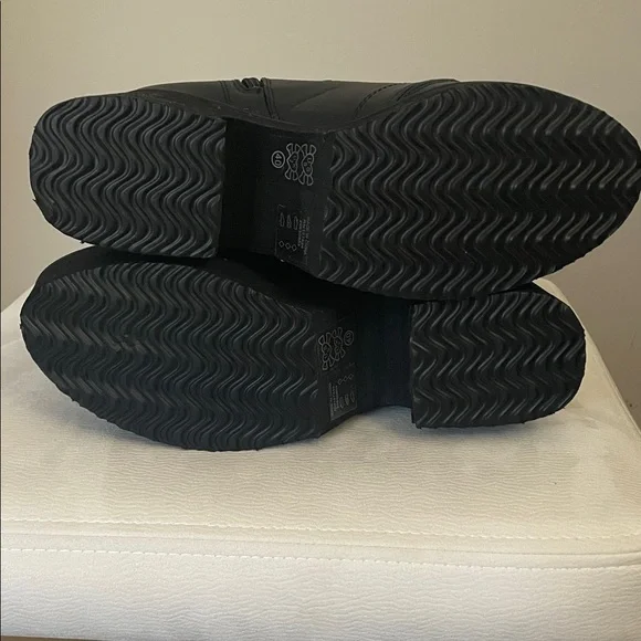 Iron Fist Black Winged Platform Boots - Picture 4 of 4